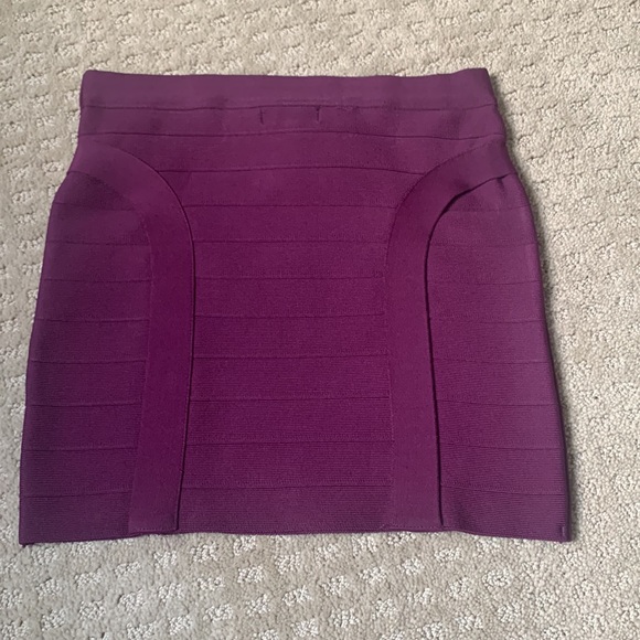 Thick bondage-style skirt - Picture 5 of 5